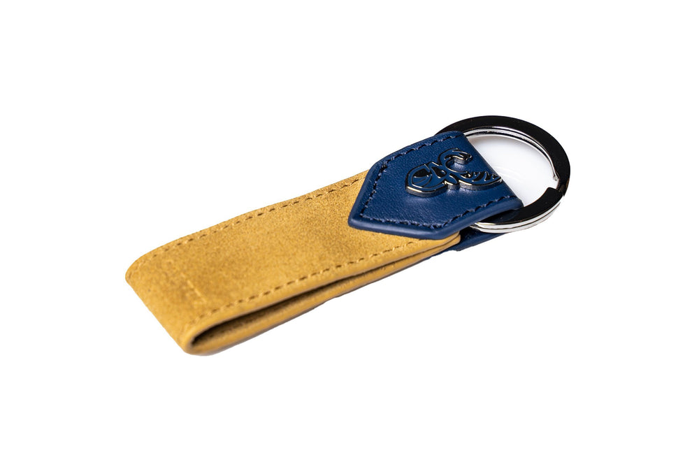 Leder Schlüsselanhänger Cervuz Blau / Hellbraun weißer Hintergrund#farbe_sandbraun